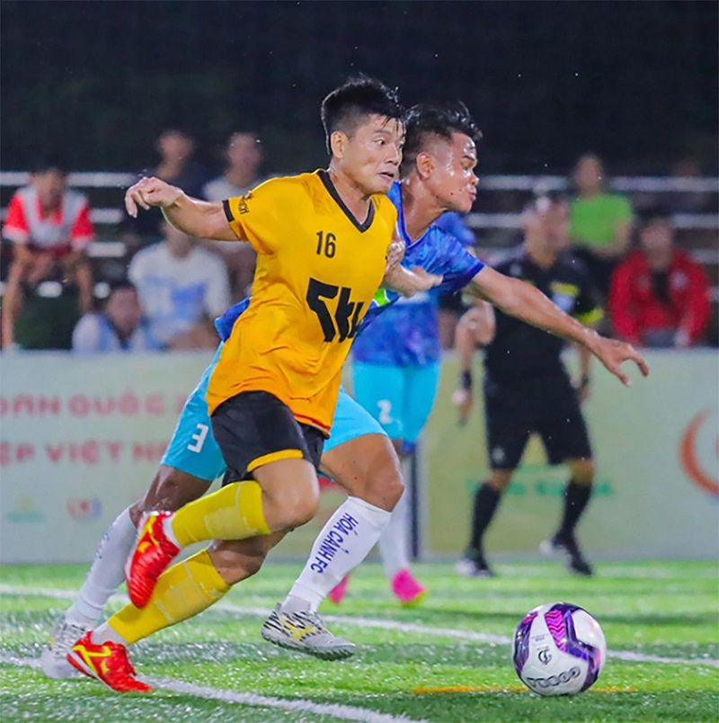 Những đặc điểm khác biệt của bóng đá phủi